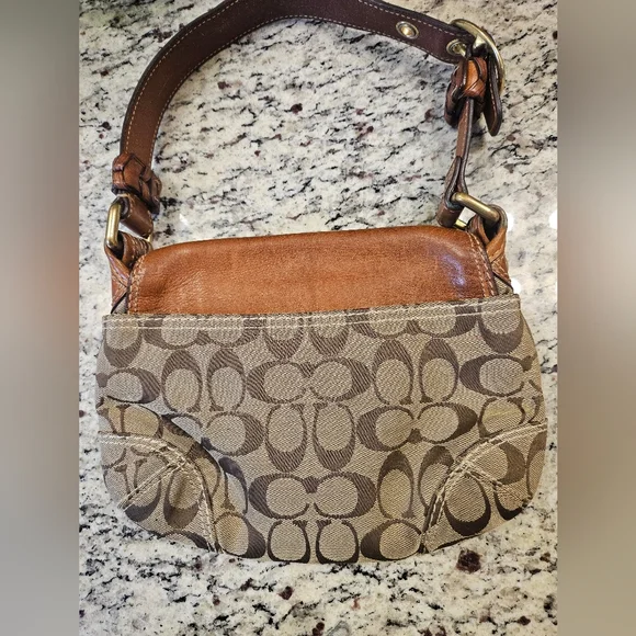 Vintage Coach Brown and Tan Signature Shoulder Bag - Picture 5 of 11